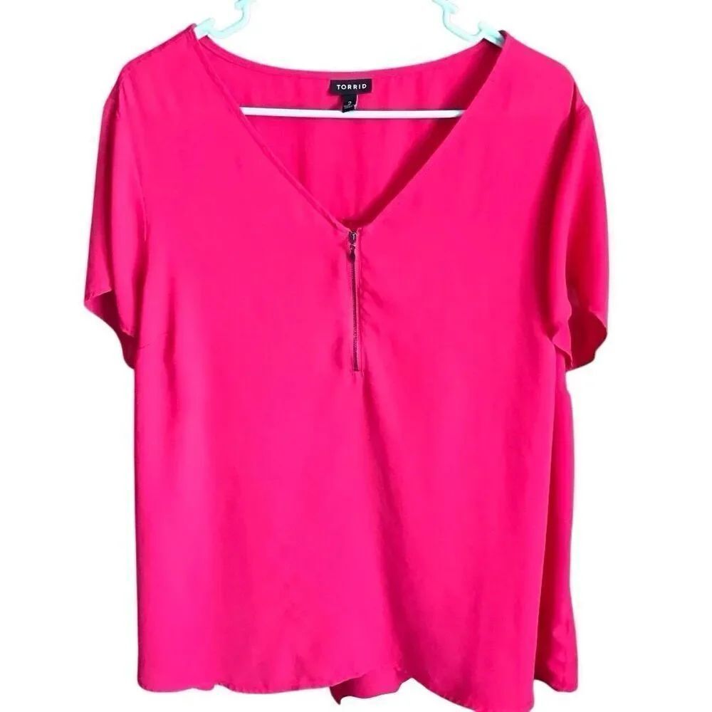 Torrid Short sleeve pink blouse shirt 1/4 zip women’s plus Size 2 = 2X